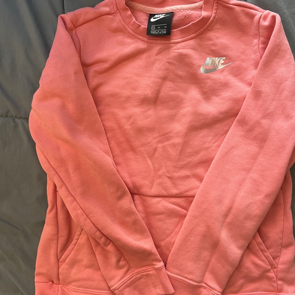 Girls XL Nike Sweatshirt.